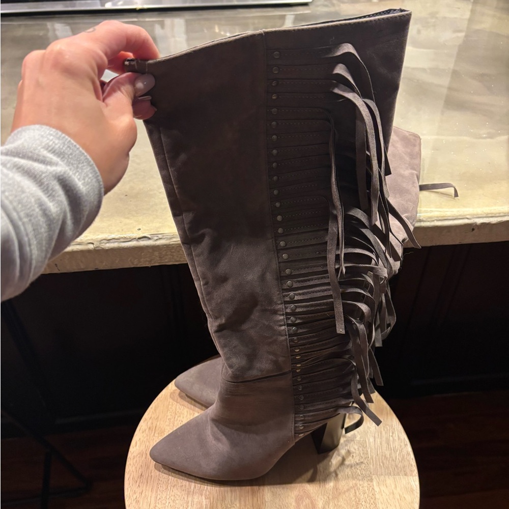 Stylish Fringe Knee-High Boots - Taupe